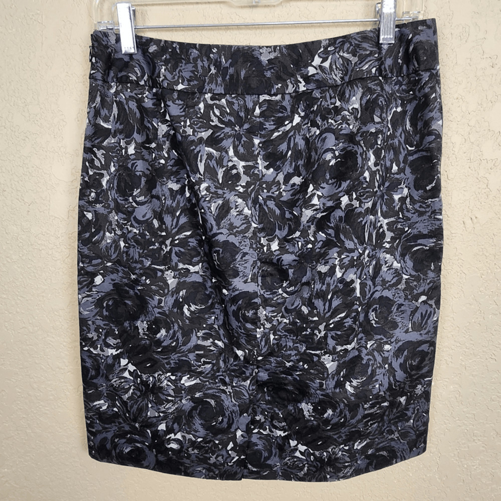 LOFT Grayscale Abstract Floral Pencil Skirt Size 4 (6924)